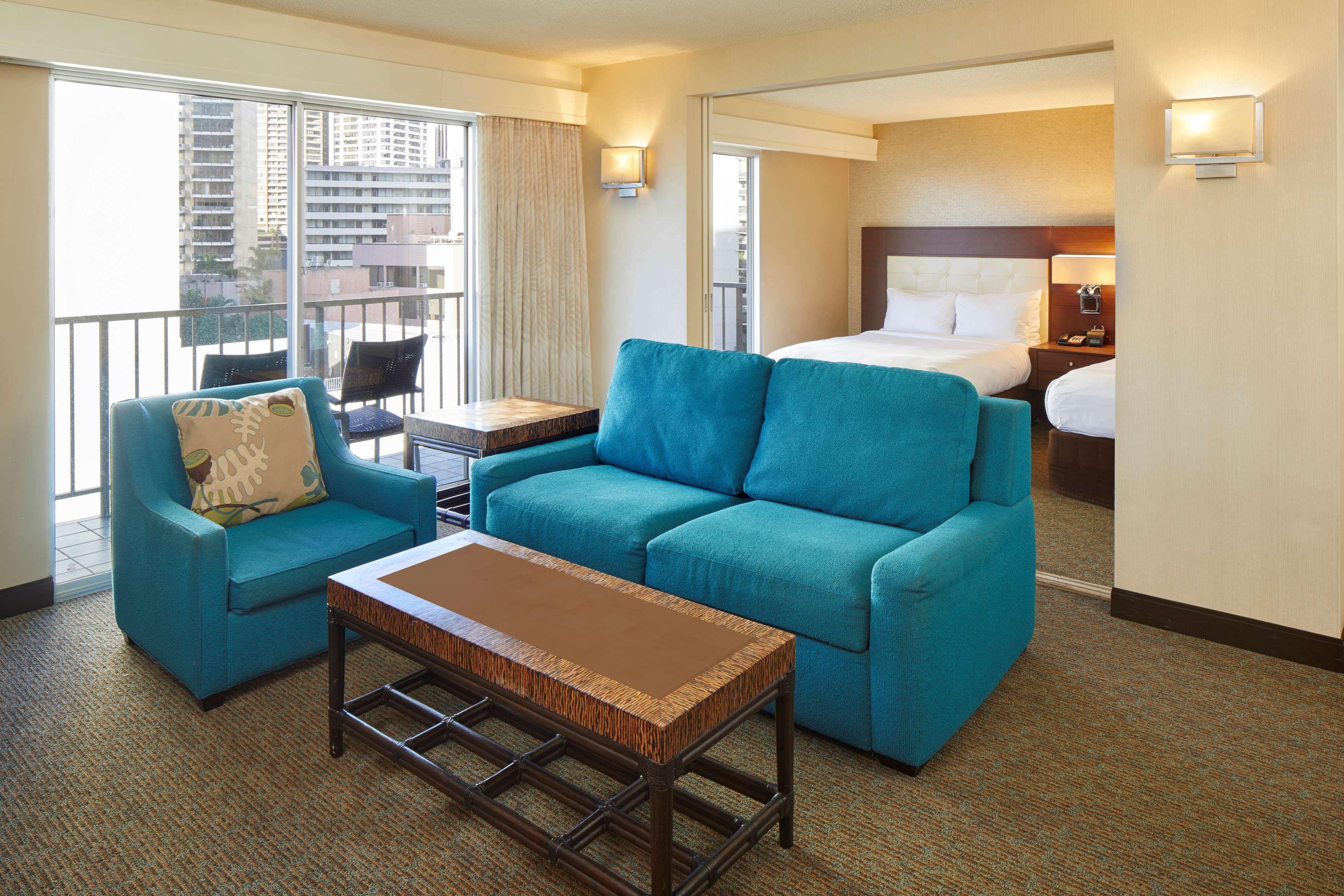 Doubletree By Hilton Alana - Waikiki Beach Honolulu Exterior photo